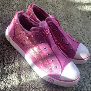 Size 7 Ugg Fur Lined Tennis Shoes